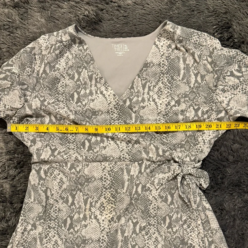 Time and Tru Gray Snakeskin Dress - Picture 7 of 13